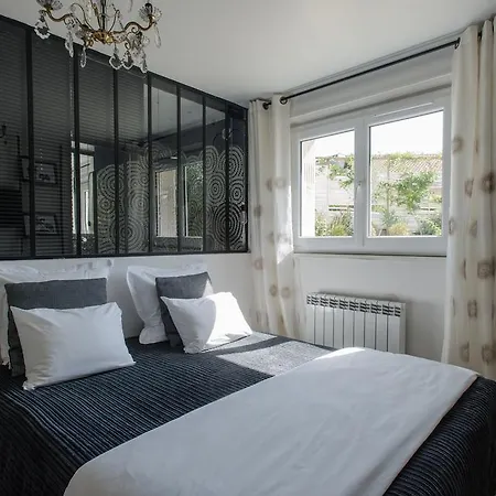 La Porte Du Sud - Chambres D'hotes Bed & Breakfast Le Peage-de-Roussillon