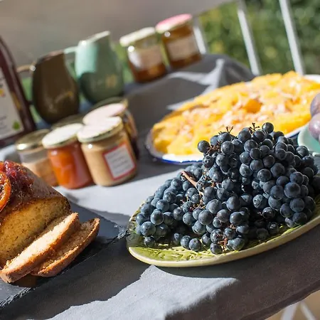 Bed & Breakfast La Porte Du Sud - Chambres D'hotes Le Peage-de-Roussillon
